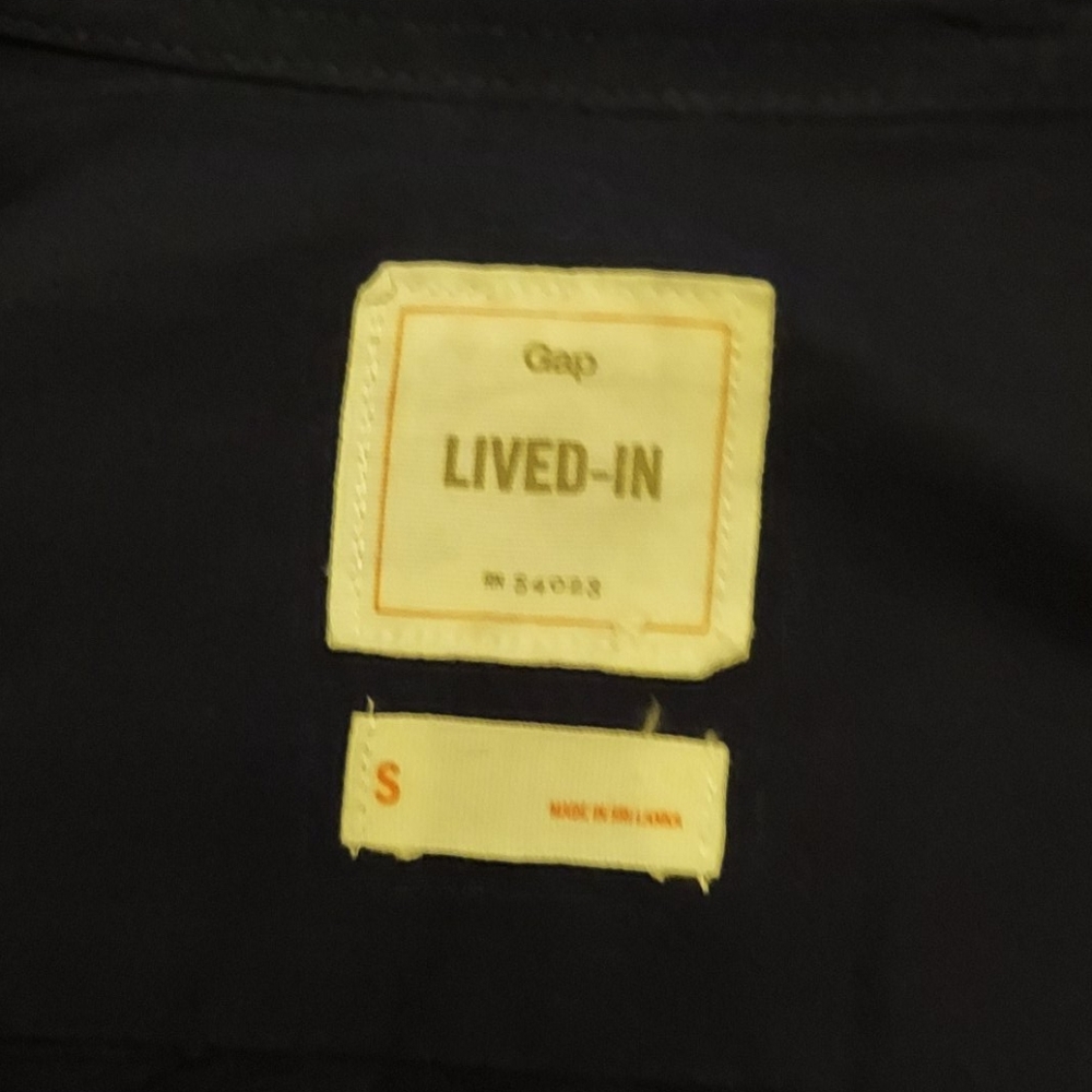 GAP Lived In Button Up - Picture 2 of 3